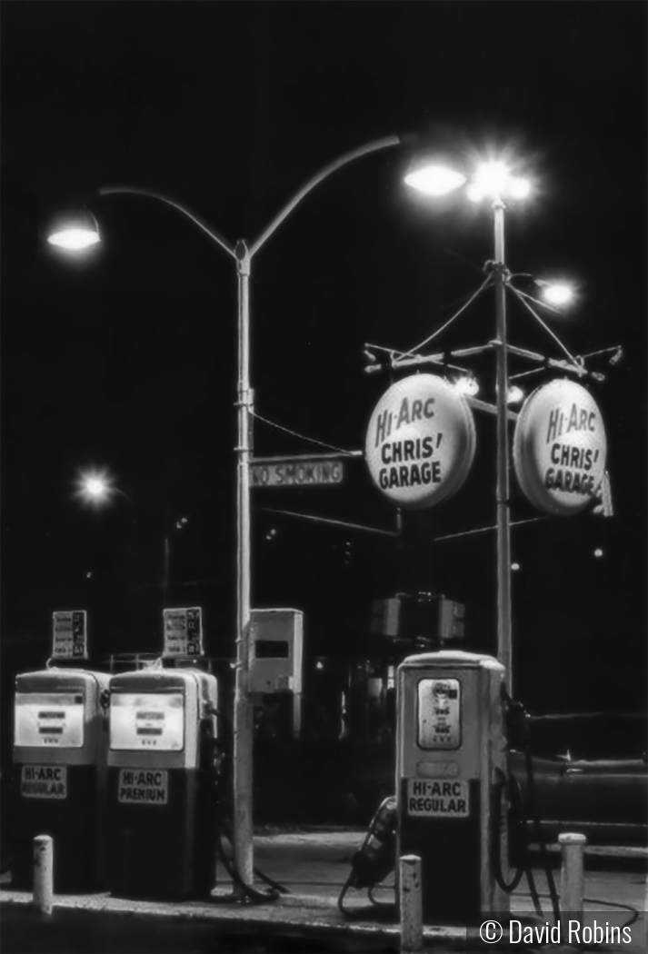 Chris’ Hi Arc gas station by David Robins