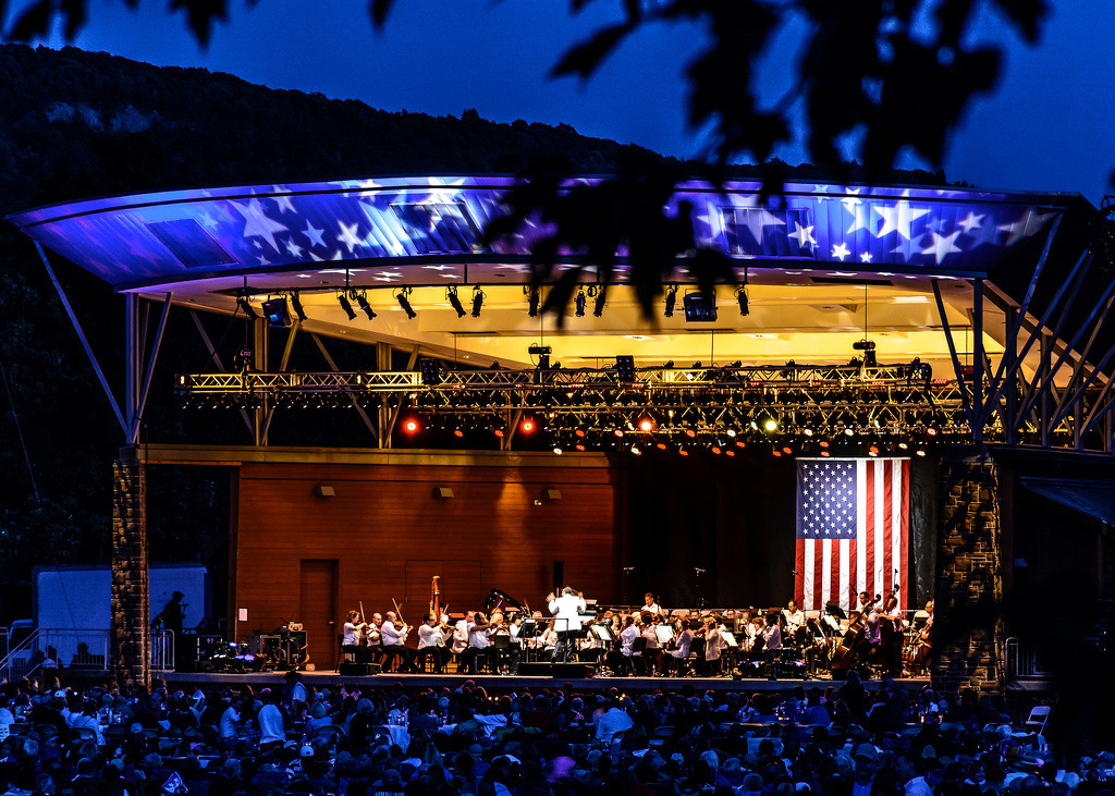 Simsbury 4th of July concert by Frank Zaremba