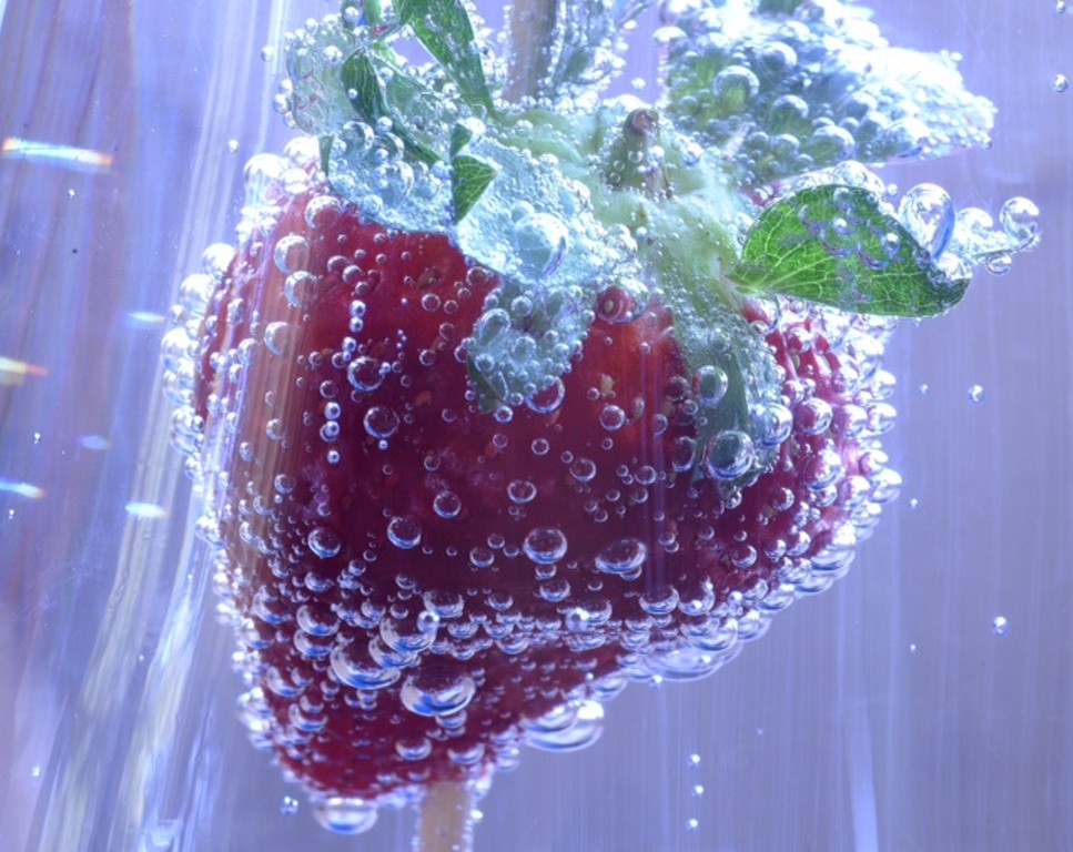 Class B HM: Strawberry splash by Kris Anderson