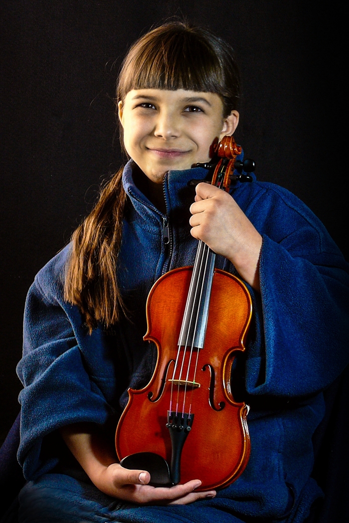 Violinist by Bruce Metzger