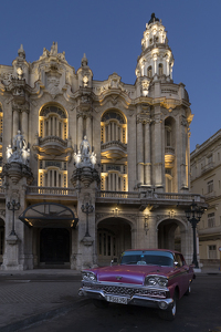 Dawn at th Havana Opera House - Photo by Nancy Schumann