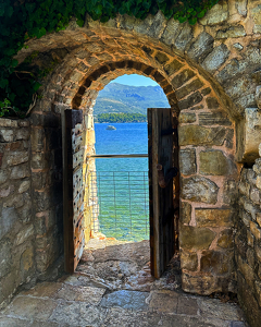 Doorway to the Aegean - Photo by Linda Fickinger