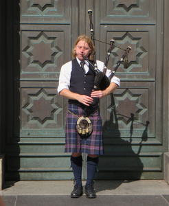 Piper at the Gate - Photo by Chip Neumann