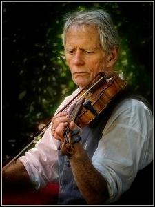 The Fiddler - Photo by Eric Lohse